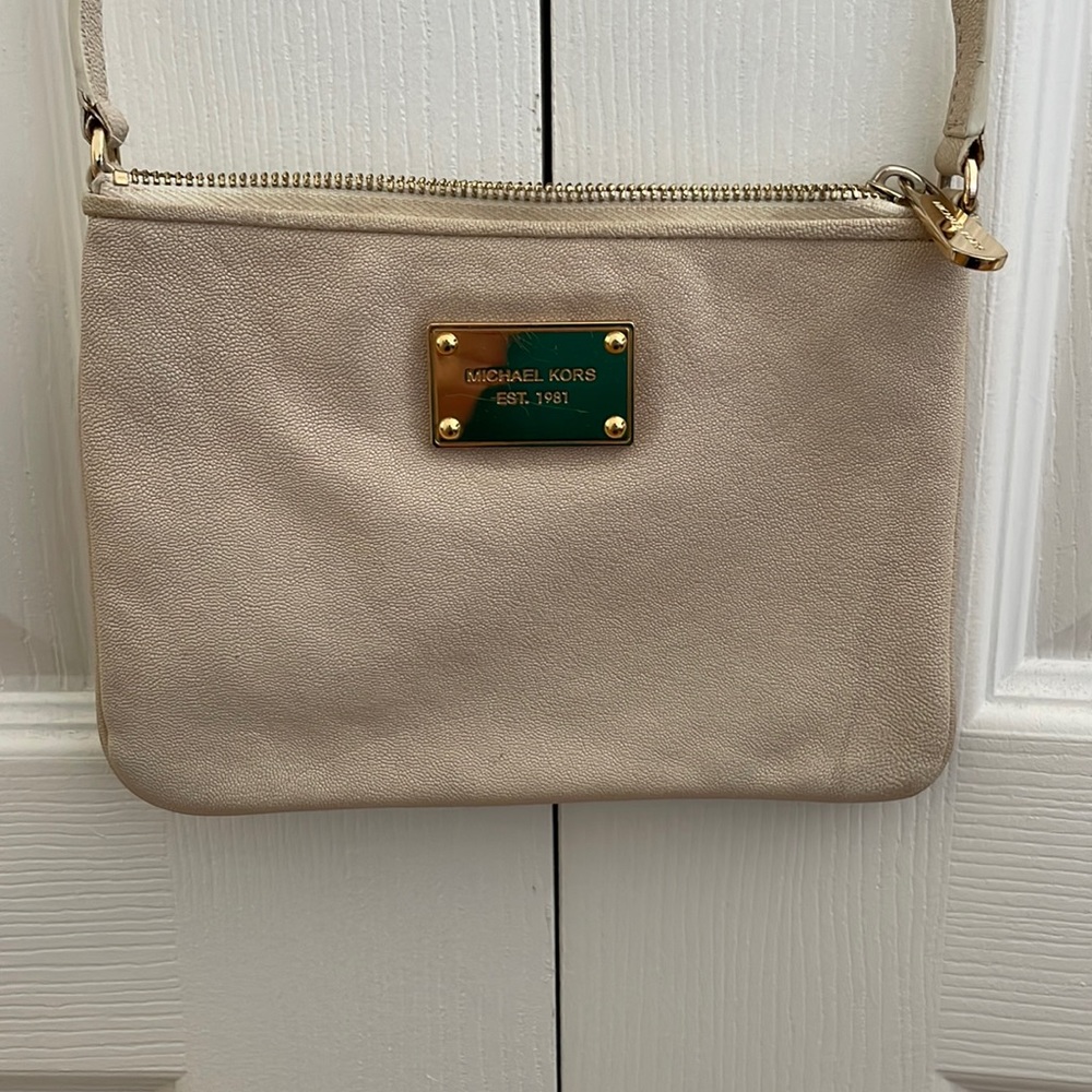 White Michael kors small cross body purse
